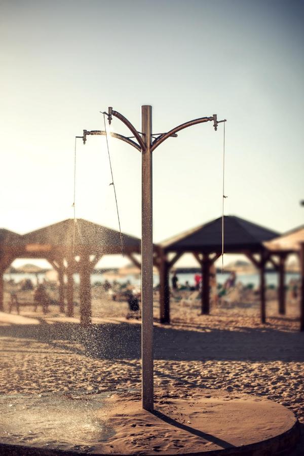 Wom Beach Pod Hotel - A Member Of Brown Hotels Tel Aviv Ngoại thất bức ảnh