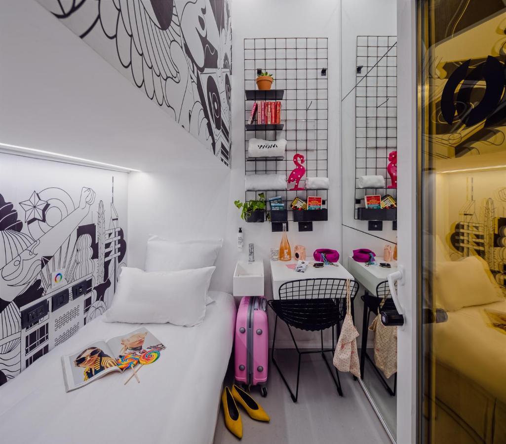 Wom Beach Pod Hotel - A Member Of Brown Hotels Tel Aviv Ngoại thất bức ảnh