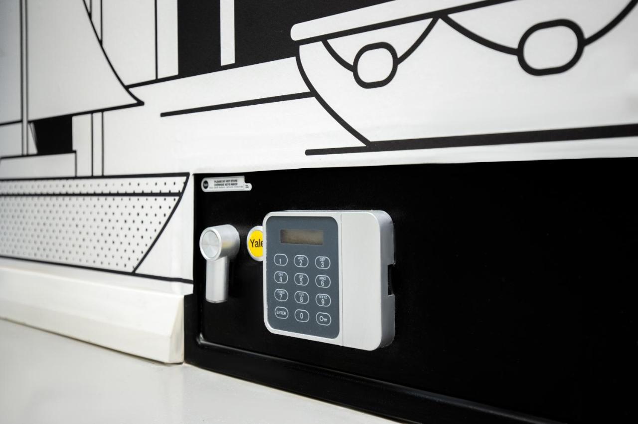 Wom Beach Pod Hotel - A Member Of Brown Hotels Tel Aviv Ngoại thất bức ảnh