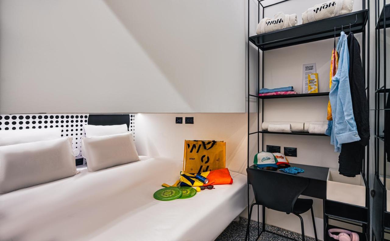 Wom Beach Pod Hotel - A Member Of Brown Hotels Tel Aviv Ngoại thất bức ảnh