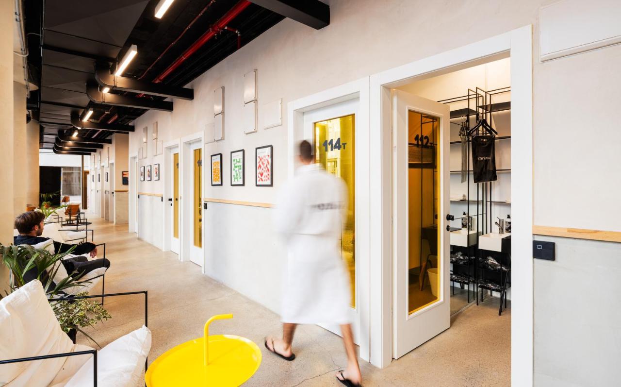 Wom Beach Pod Hotel - A Member Of Brown Hotels Tel Aviv Ngoại thất bức ảnh