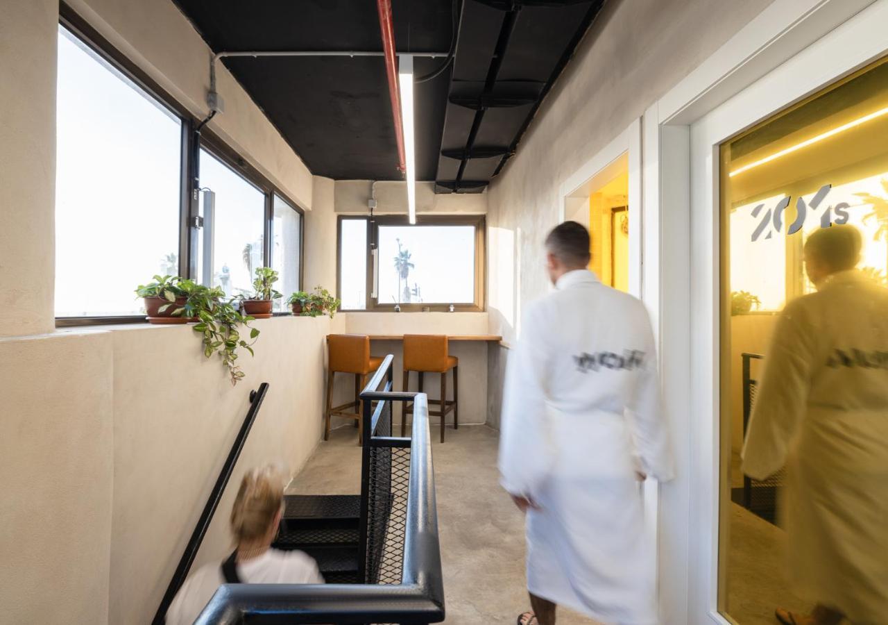 Wom Beach Pod Hotel - A Member Of Brown Hotels Tel Aviv Ngoại thất bức ảnh